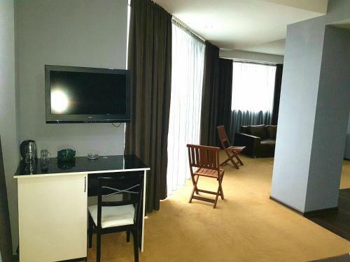 Hotel Grand Vejini