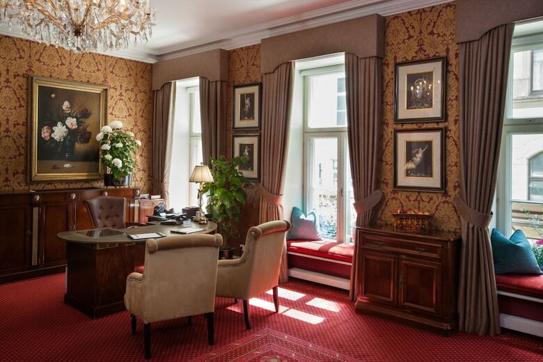 Hotel Grand Palace
