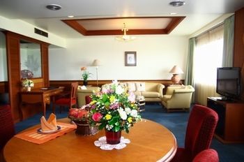 Charoen Hotel