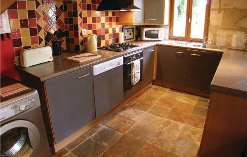 Thirteen-bedroom Holiday Home In St. Medard de Mussidan