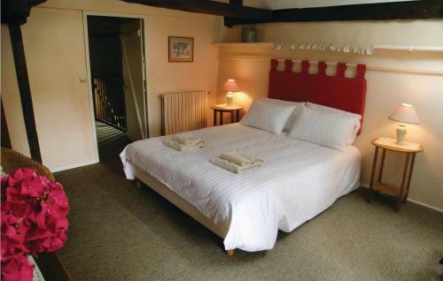 Thirteen-bedroom Holiday Home In St. Medard de Mussidan