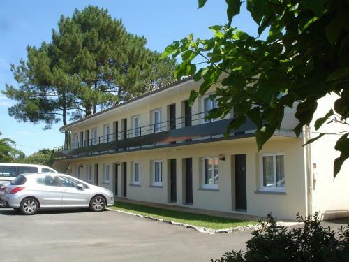 Hotel H�tel Restaurant Les Bruy�res
