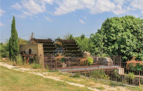 Five-bedroom Holiday Home In Sorgues