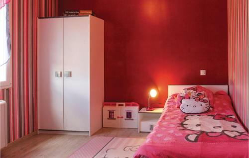 Five-bedroom Holiday Home In Sorgues