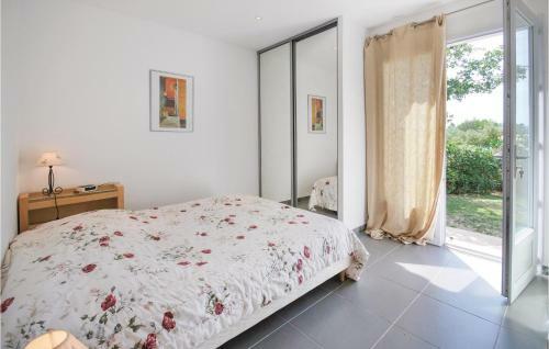 Three-bedroom Holiday Home In Tourves