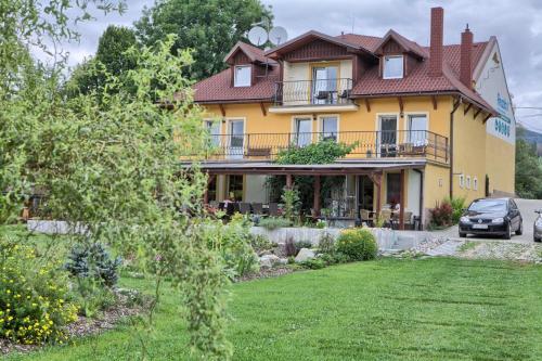 Hostal Penzion Fant�zia Michalov�