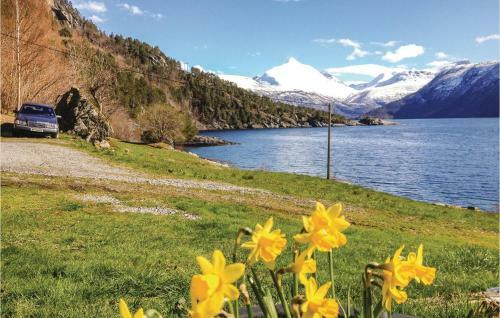 Holiday Home Eidsv�g Sommarfj�str�a