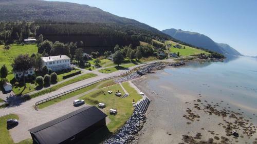 Hotel Eidsv�g Fjordhotell