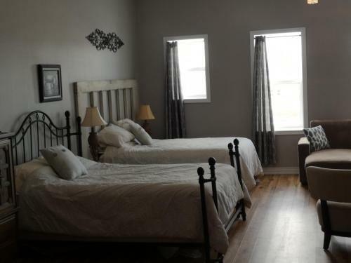 Apartamento Canalside Restaurant, Inn & Kitchen Store