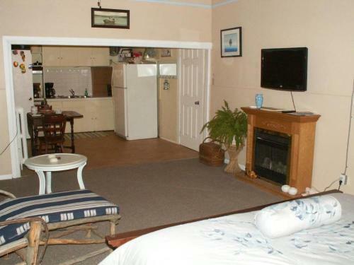 Apartamento Canalside Restaurant, Inn & Kitchen Store