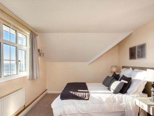 Charlesworth, Braunton