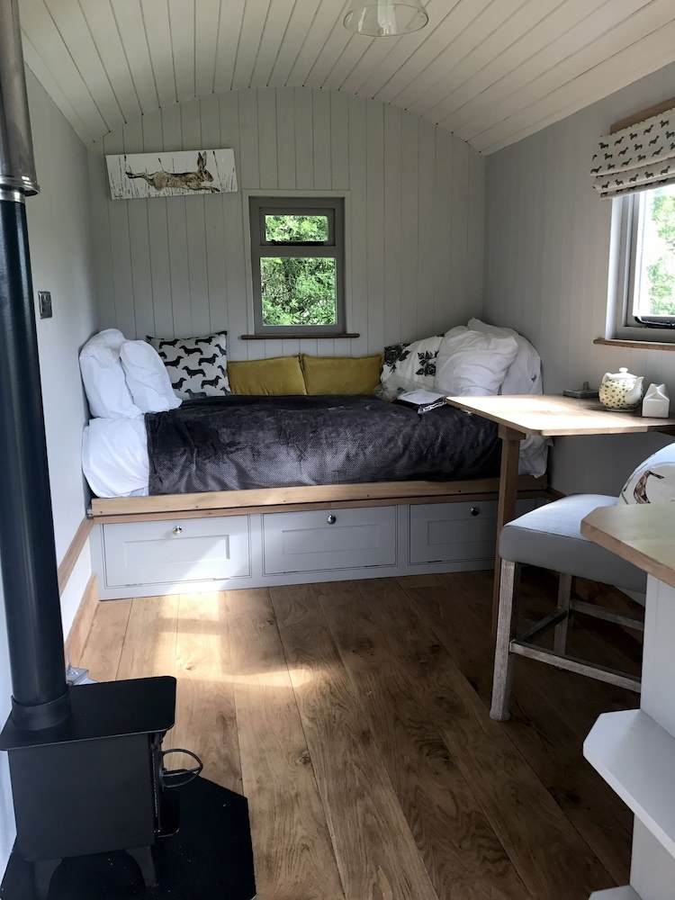 Lodge Goblin Coombe Glamping