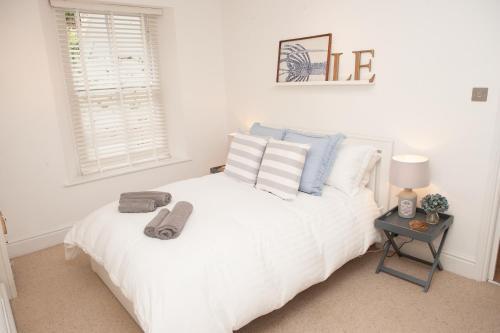 2 Bedroom Apartment In Prime Clifton Location