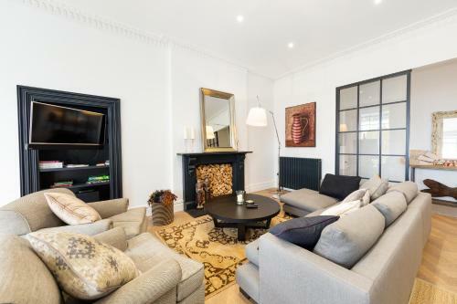 Luxurious Royal York Crescent Apartment