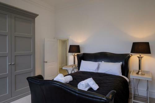 Luxurious Royal York Crescent Apartment