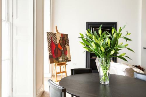 Luxurious Royal York Crescent Apartment