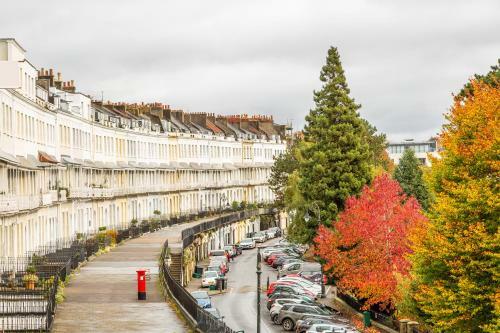 Luxurious Royal York Crescent Apartment