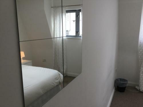 Pembroke Court Apartment