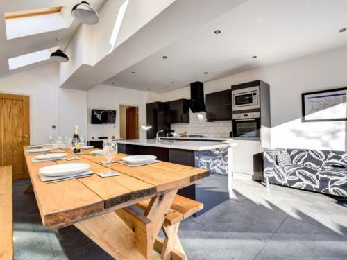 Holiday Home Ty Pontcanna