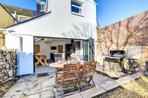 Glan Yr Afon Cardiff Townhouse