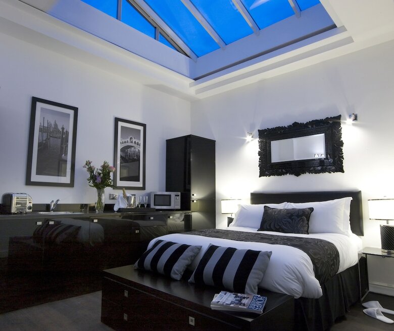 Apartamentos Strozzi Palace Suites By Mansley