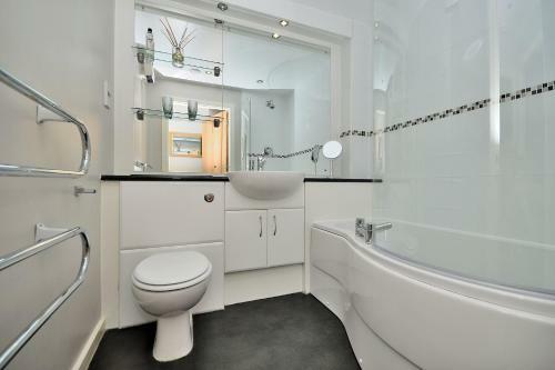 Racecourse Serviced Apartments