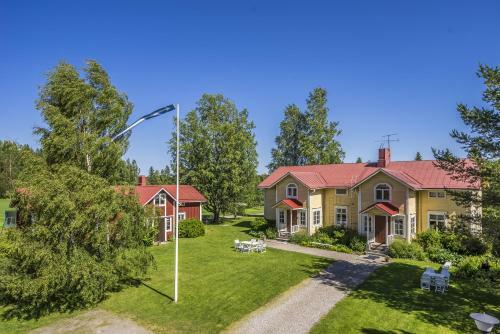 Lodge Hyv�l�n Talo