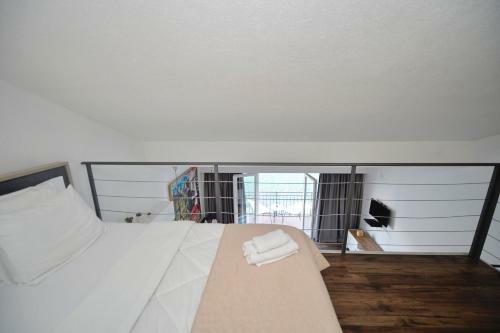 Apartments House 44