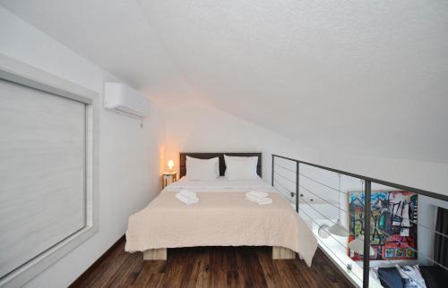 Apartments House 44