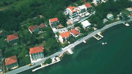 Apartments House 44
