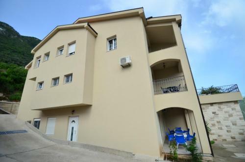 Apartments ?osovi?