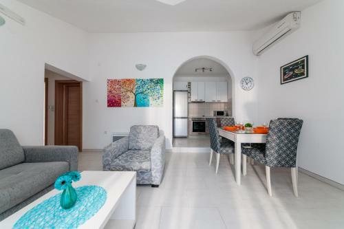 Apartments Miramar