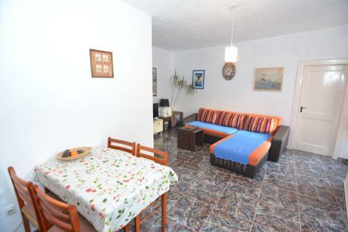 Apartment Pela