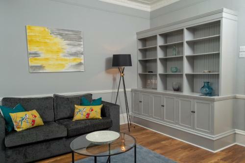Bridgeview Apartment