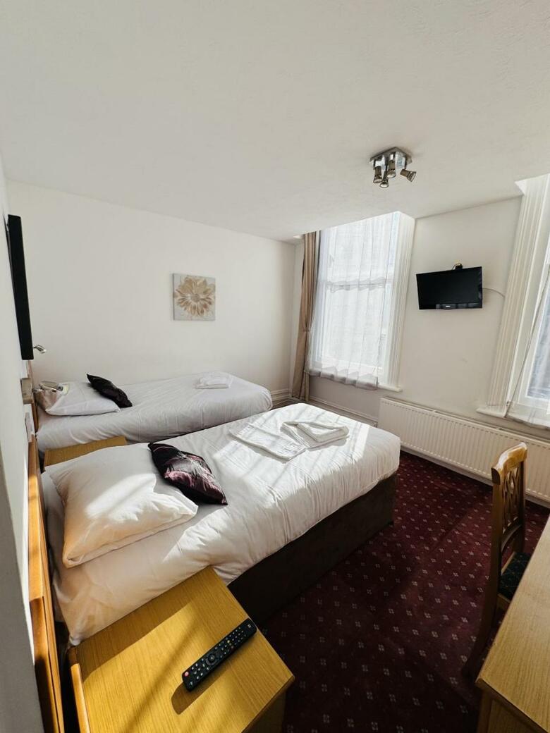 Carlton Court Hotel Eastbourne