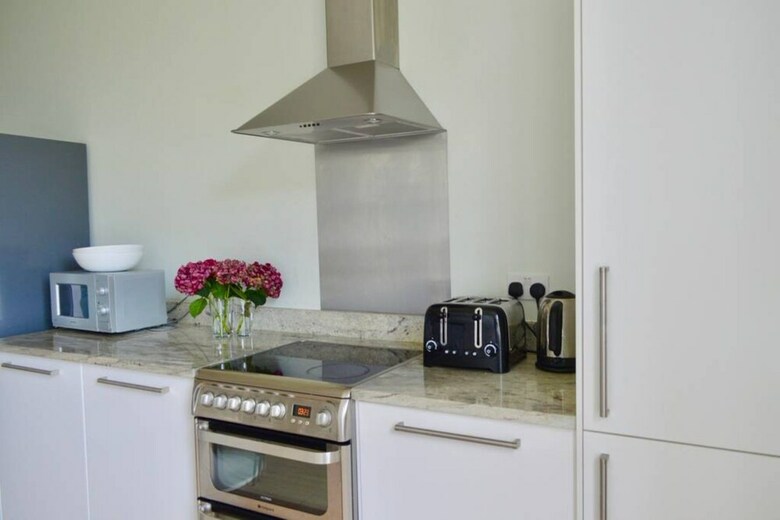 4 Bedroom Clock Tower Apartment In Edinburgh