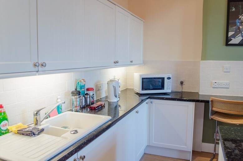 1 Bedroom Apartment Overlooking Park
