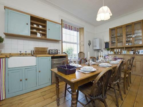 31 Salterton Road, Devon