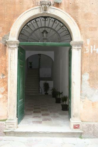 Kotor Emerald Apartments