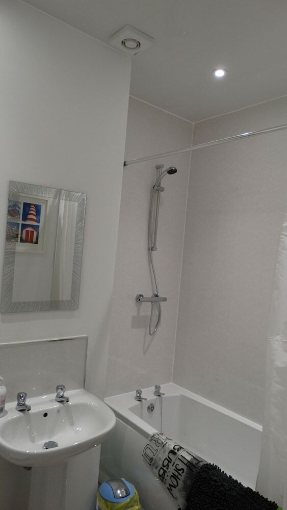 Portum -john St Apartment