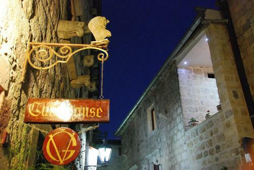 Hostal Vg Three Bedroom Castle