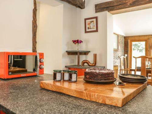 The Owl House, Llanfyllin