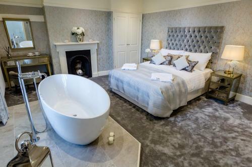 Hotel Vaulty Manor