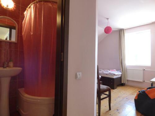 Hostal Anano Guest House