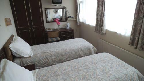 Hostal Thalatta Guest House