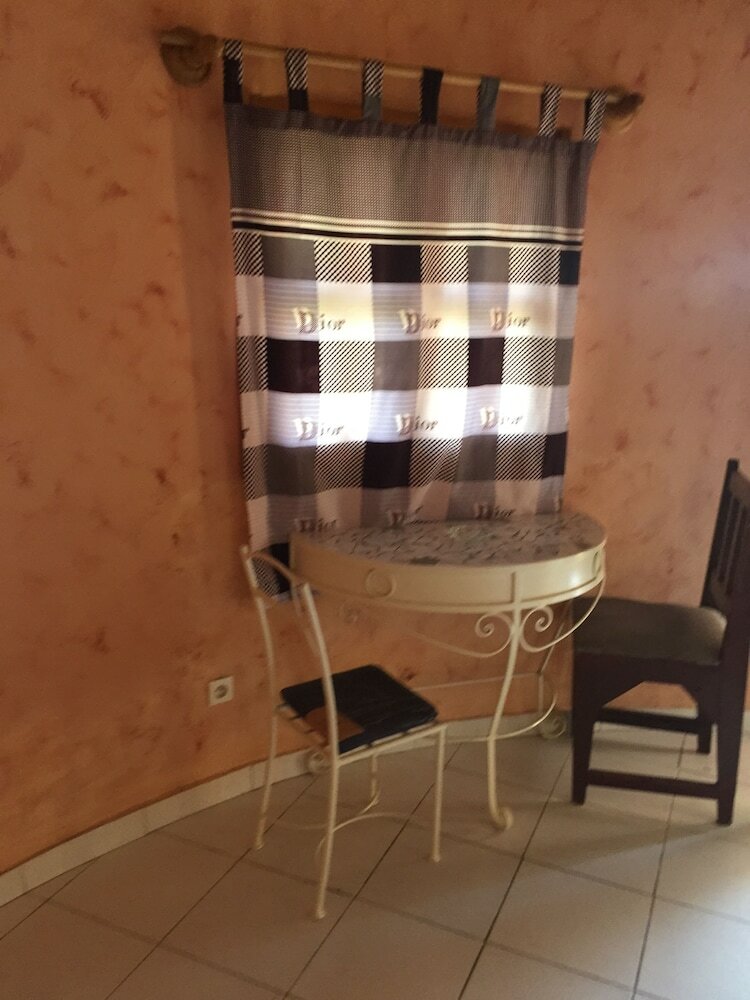 Hotel Les Cristaux Roses