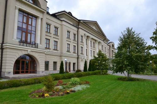 Volzhskaya Riviera Hotel