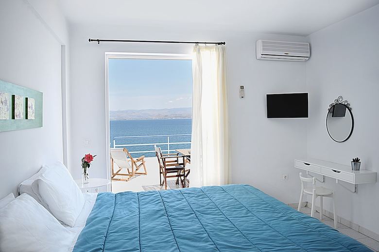 Meli Apartments & Villas