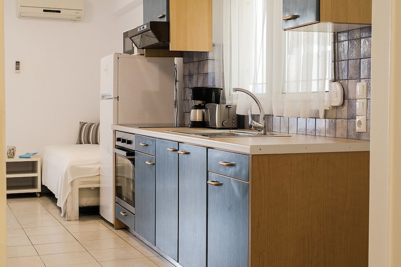 Meli Apartments & Villas