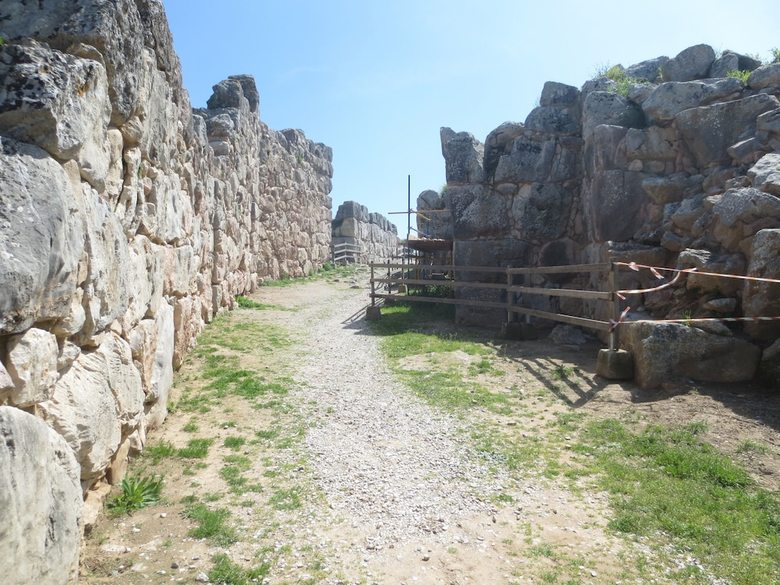 Meli Apartments & Villas